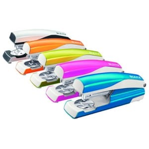 Zszywacz Mini metalowy Leitz WOW, turkusowy