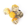 Golden_Fortune_Balls_herbata_kwitnąca_Ronnefeldt_rozkwitająca_kulki_herbaciane.jpg